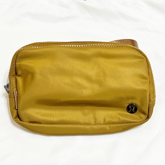 NEW Lululemon Everywhere Belt Bag Brown Burnt Carmel - Picture 1 of 3